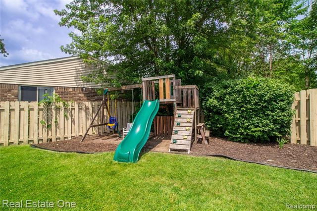 44220 Saltz Road, Canton, MI 48187