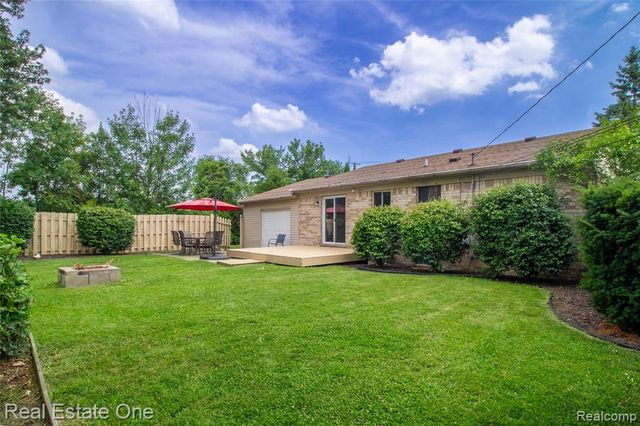 44220 Saltz Road, Canton, MI 48187