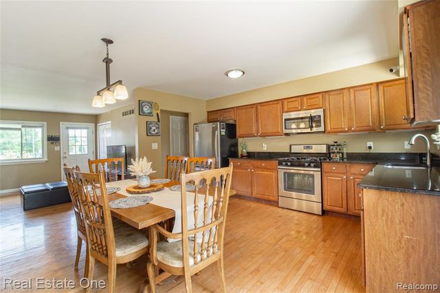 44220 Saltz Road, Canton, MI 48187