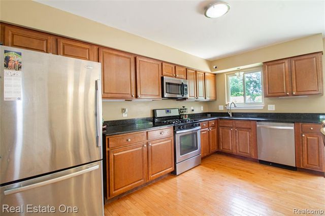 44220 Saltz Road, Canton, MI 48187
