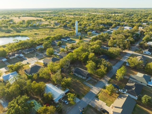 406 S LLano Street, Whitney, TX 76692