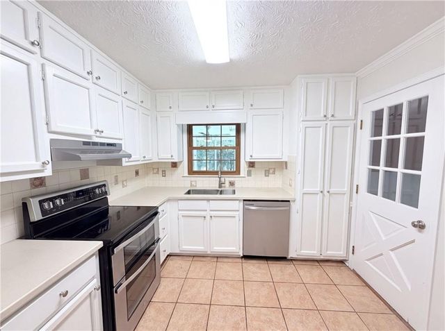 1731 Sundale Drive, Lawrenceville, GA 30046