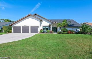 2307 Queens WAY, Naples, FL 34112