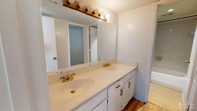 650 Harvest Hill Street, Lewisville, TX 75067