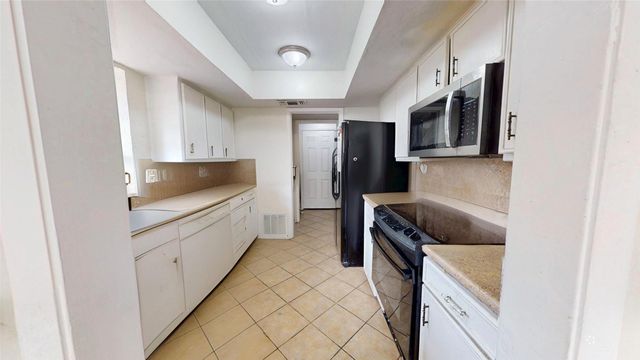 650 Harvest Hill Street, Lewisville, TX 75067