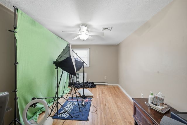 86 Oak Ln, Agawam, MA 01030