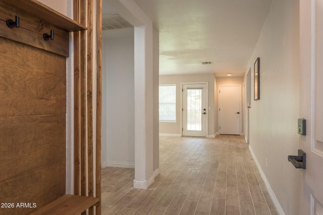 1239 E FREMONT Road, Phoenix, AZ 85042