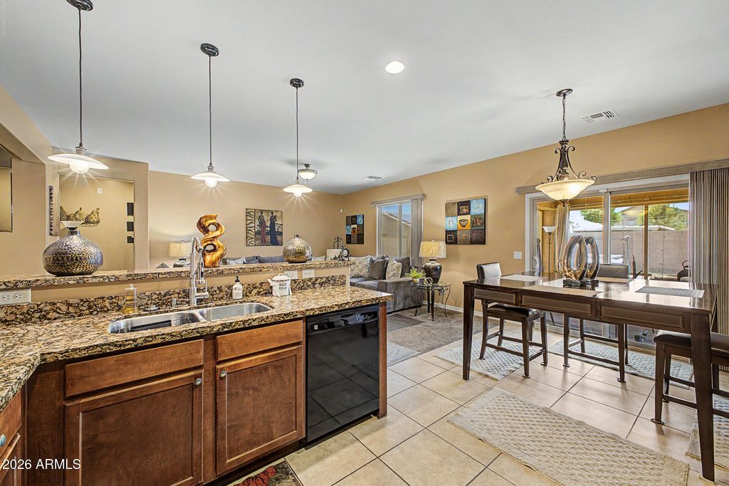 25419 W Carson Drive, Buckeye, AZ 85326 — photo 4