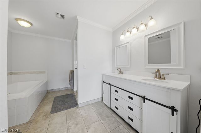3933 Edgemoor Way, Las Vegas, NV 89121