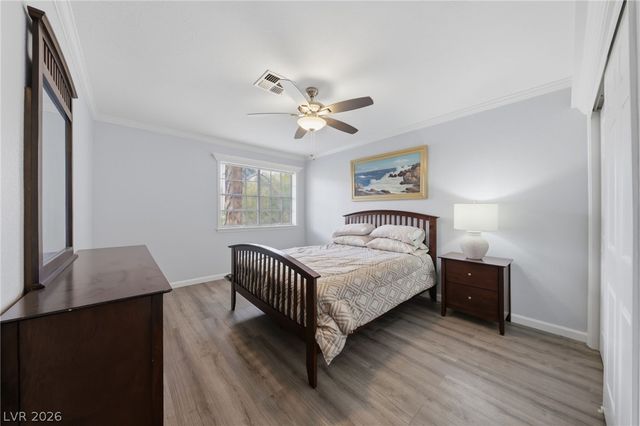 3933 Edgemoor Way, Las Vegas, NV 89121