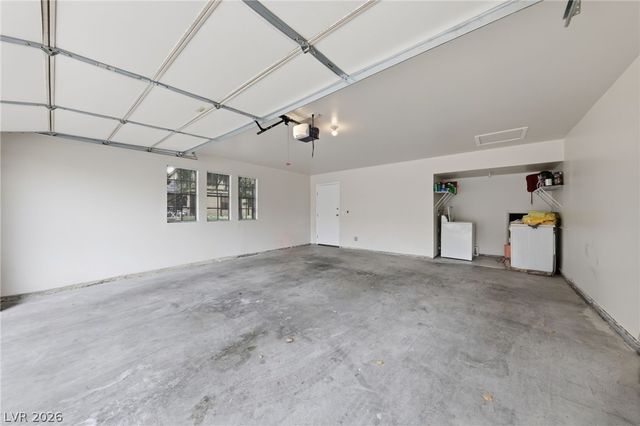 3933 Edgemoor Way, Las Vegas, NV 89121