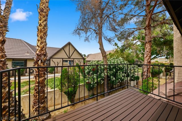 3933 Edgemoor Way, Las Vegas, NV 89121