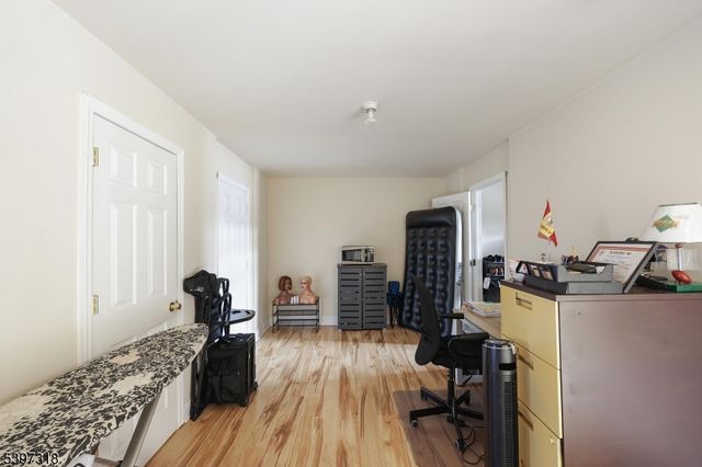 1427 Barnhardt Ln, Rahway City, NJ 07065