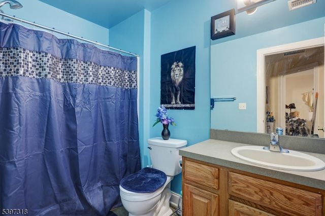 1427 Barnhardt Ln, Rahway City, NJ 07065