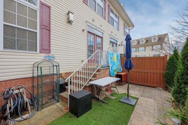 1427 Barnhardt Ln, Rahway City, NJ 07065