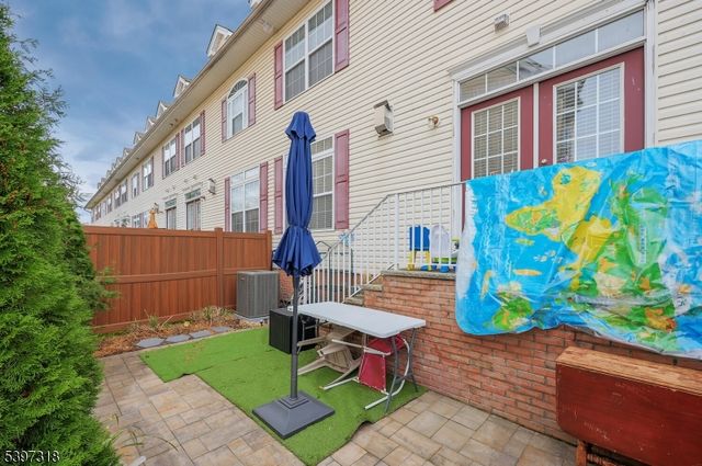 1427 Barnhardt Ln, Rahway City, NJ 07065