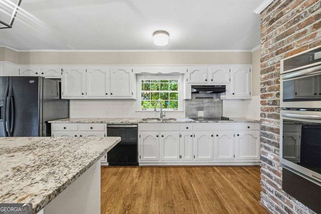 4943 Vernon Oaks Drive, Dunwoody, GA 30338