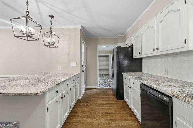 4943 Vernon Oaks Drive, Dunwoody, GA 30338