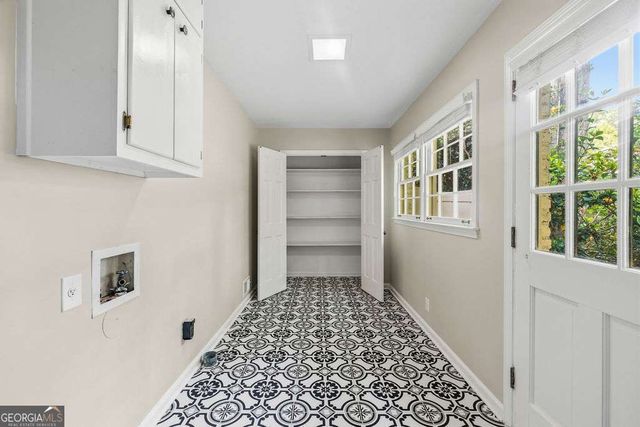 4943 Vernon Oaks Drive, Dunwoody, GA 30338