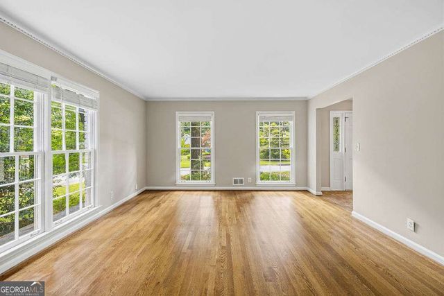 4943 Vernon Oaks Drive, Dunwoody, GA 30338
