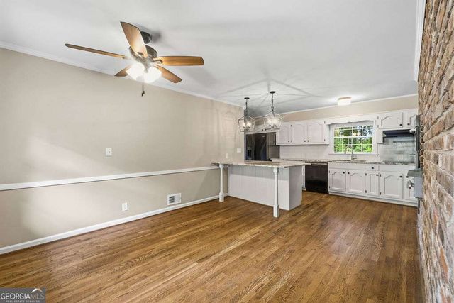 4943 Vernon Oaks Drive, Dunwoody, GA 30338