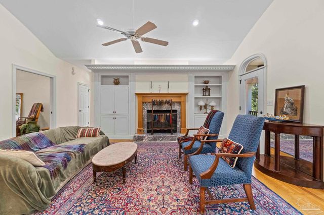 4150 Menendez Dr, Pensacola, FL 32503