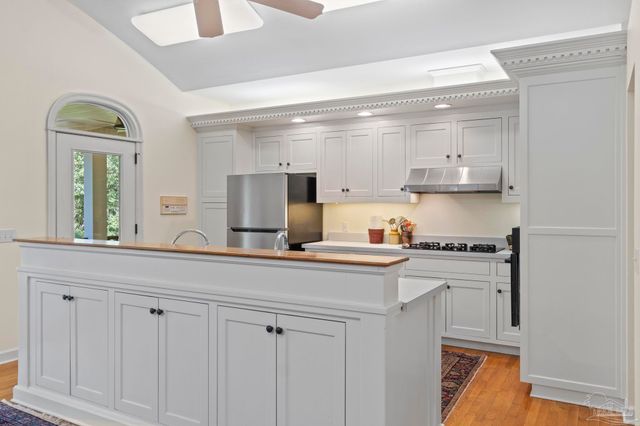 4150 Menendez Dr, Pensacola, FL 32503