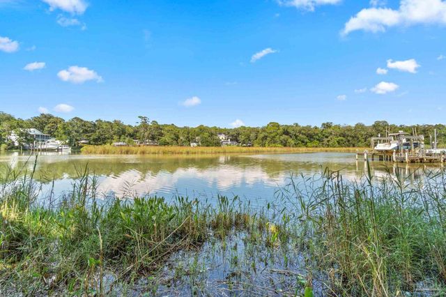 4150 Menendez Dr, Pensacola, FL 32503