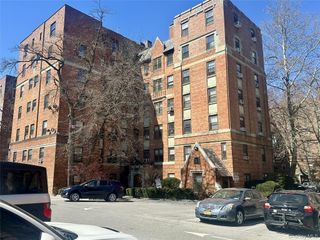 808 Bronx River Road 4E, Bronxville, NY 10708