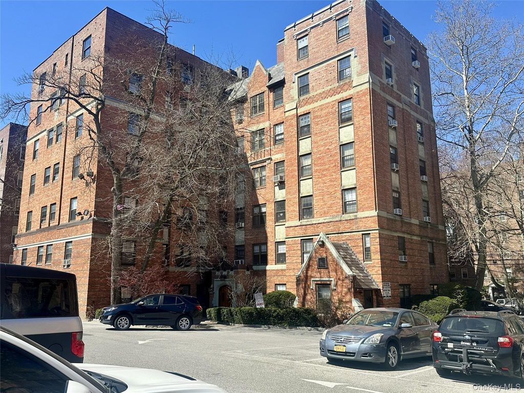 808 Bronx River Road 4E, Bronxville, NY 10708