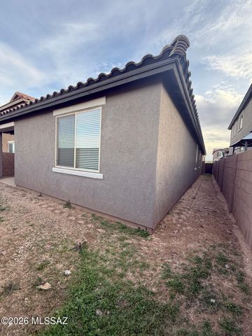 652 W Calle Espadero, Sahuarita, AZ 85629