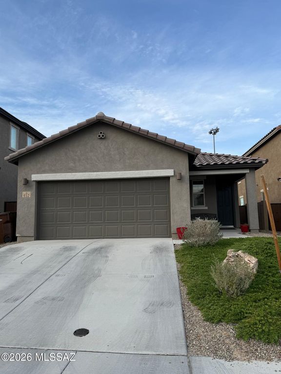 652 W Calle Espadero, Sahuarita, AZ 85629
