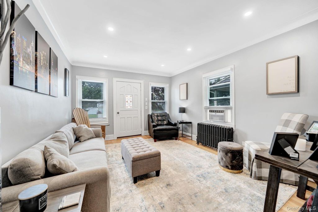 19 Westmoreland Road, Merrick, NY 11566 — photo 3