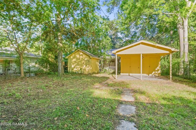 1122 S Court Street, Opelousas, LA 70570