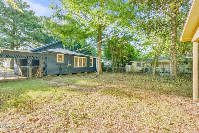 1122 S Court Street, Opelousas, LA 70570