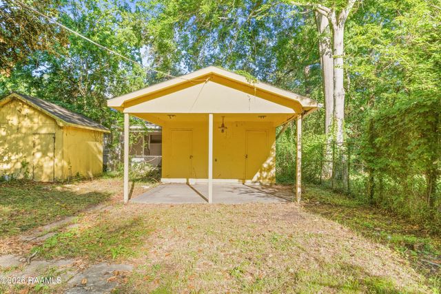 1122 S Court Street, Opelousas, LA 70570