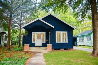 1122 S Court Street, Opelousas, LA 70570