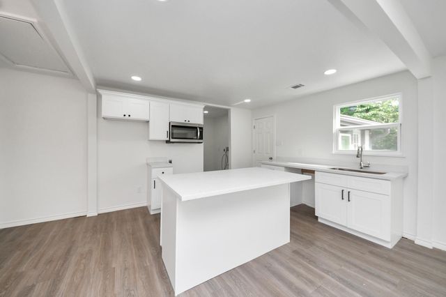 7004 Conley Street, Houston, TX 77021