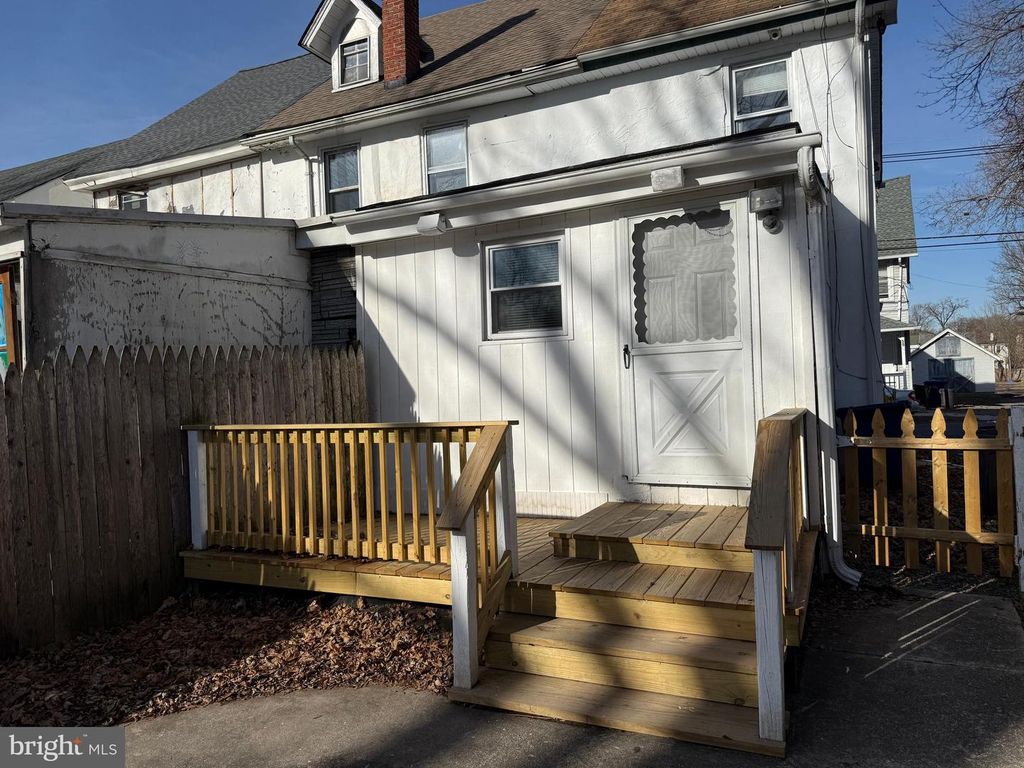 58 E MONROE ST, Mount Holly, NJ 08060