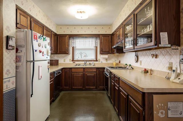 2058 Bootmaker Drive, Beloit, WI 53511