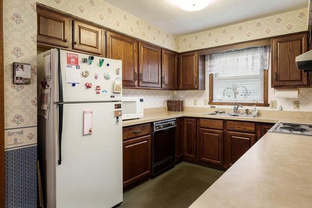 2058 Bootmaker Drive, Beloit, WI 53511