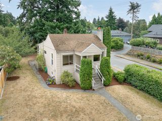 9002 2nd Avenue NE, Seattle, WA 98115
