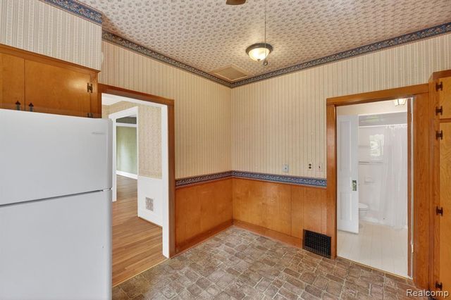 516 W Washington Street, Howell, MI 48843