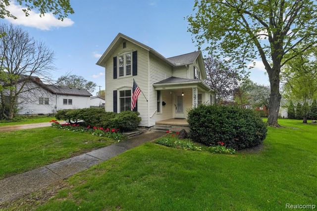 516 W Washington Street, Howell, MI 48843