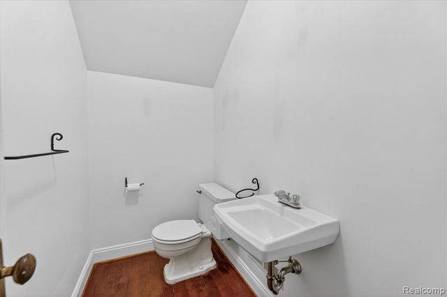 516 W Washington Street, Howell, MI 48843