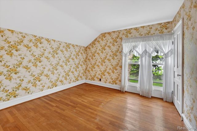 516 W Washington Street, Howell, MI 48843