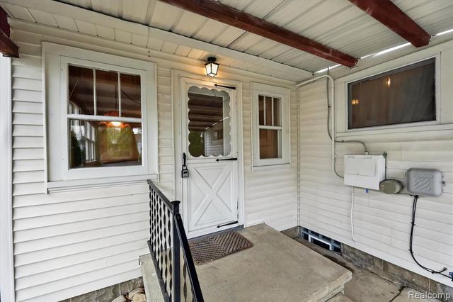 516 W Washington Street, Howell, MI 48843