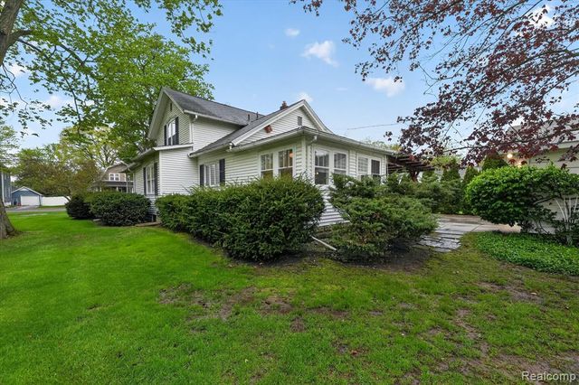 516 W Washington Street, Howell, MI 48843