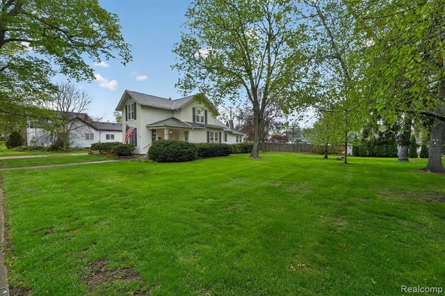 516 W Washington Street, Howell, MI 48843
