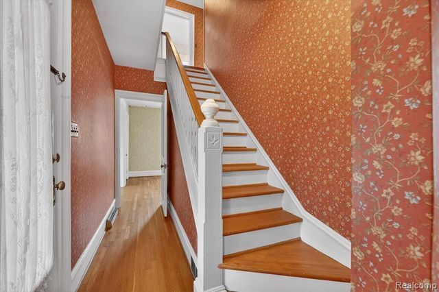 516 W Washington Street, Howell, MI 48843
